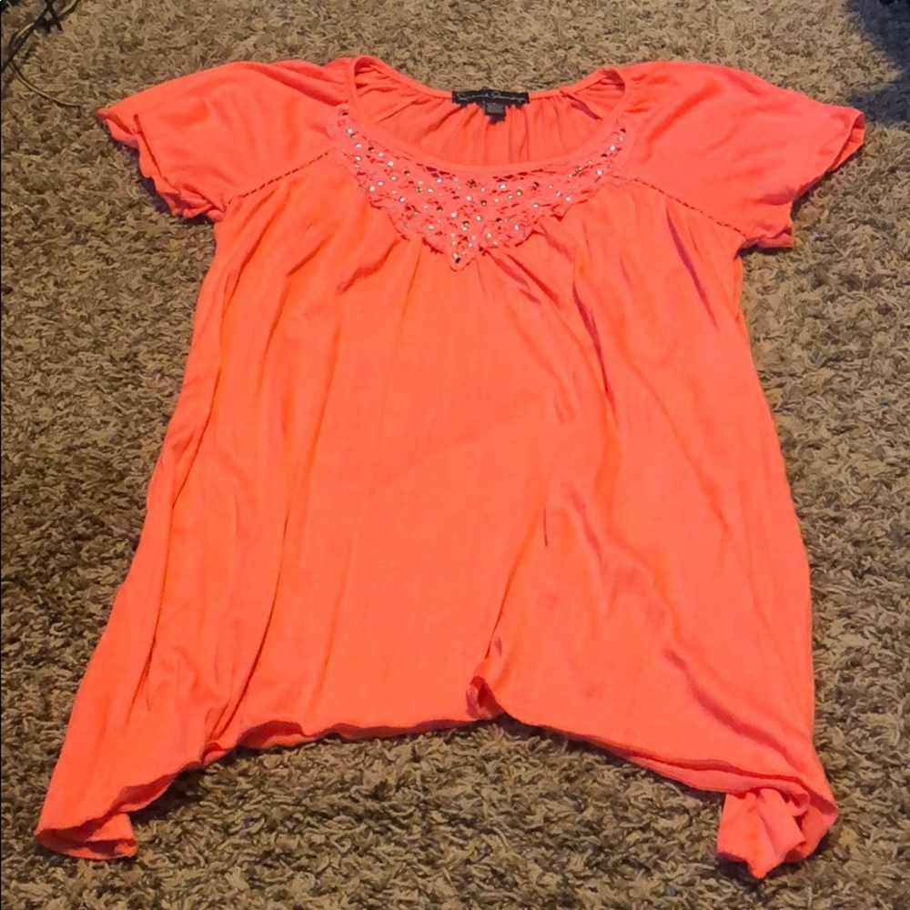 Casual short sleeve flutter top w/ bling!